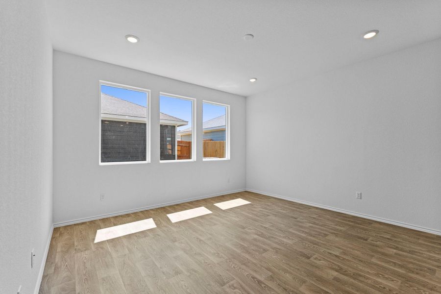 Spacious, unfurnished interior of a new home in Valverde, Bastrop (Image 20).