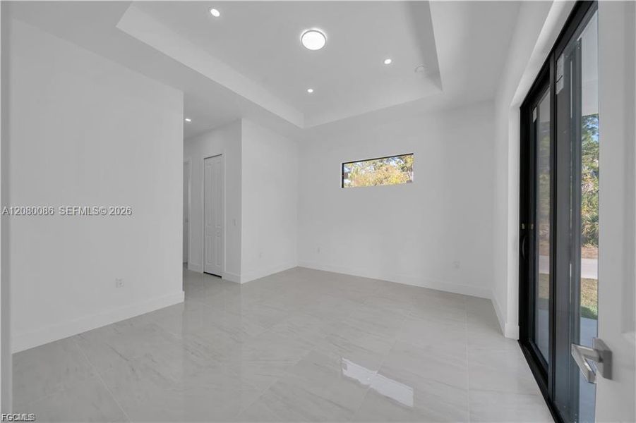 Spacious, unfurnished interior of a new home in , Lehigh Acres (Image 20).