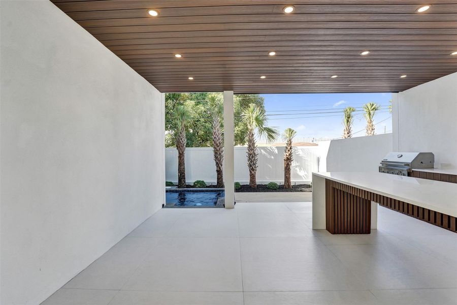 Exterior details and patio area of a home in , Fort Lauderdale (Image 40). Exterior details and patio area of a home in , Fort Lauderdale (Image 40).