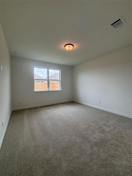 Spacious, unfurnished interior of a new home in Ashland, Angleton (Image 11).