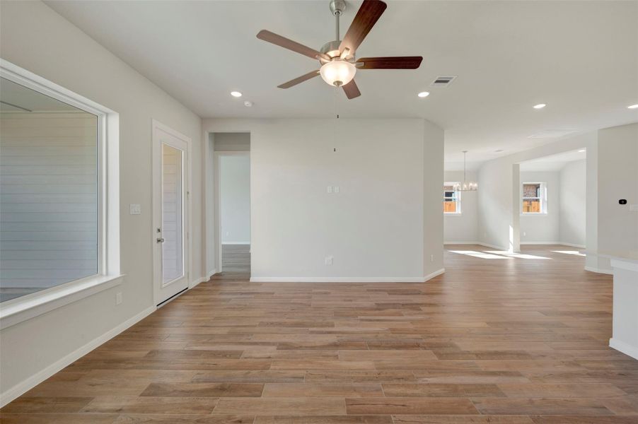 Spacious, unfurnished interior of a new home in Jordan Ranch - Terrace Collection, Fulshear (Image 19).