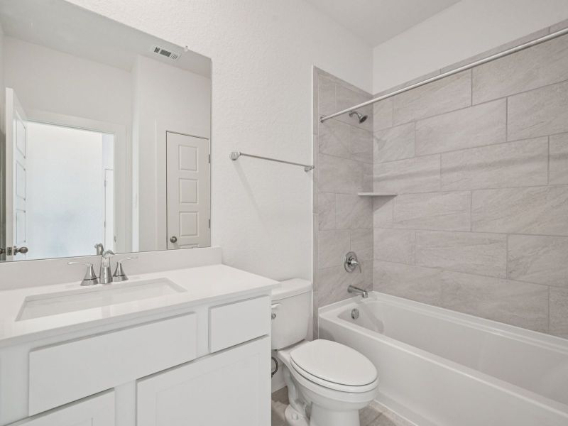 Furnished interior view inside a new home in Stetson Ridge, Marion (Image 15).