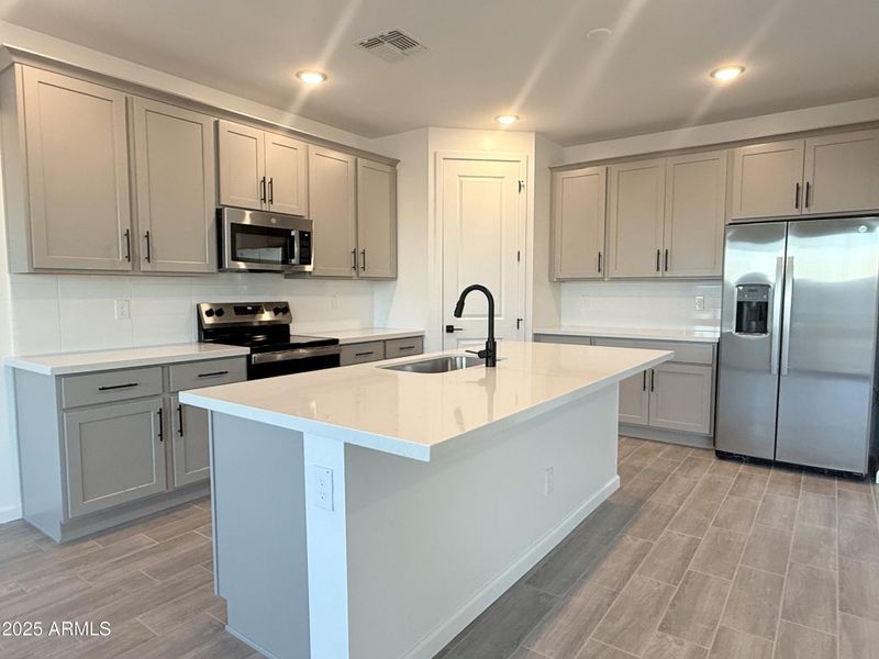 011 Kitchen 011 Kitchen