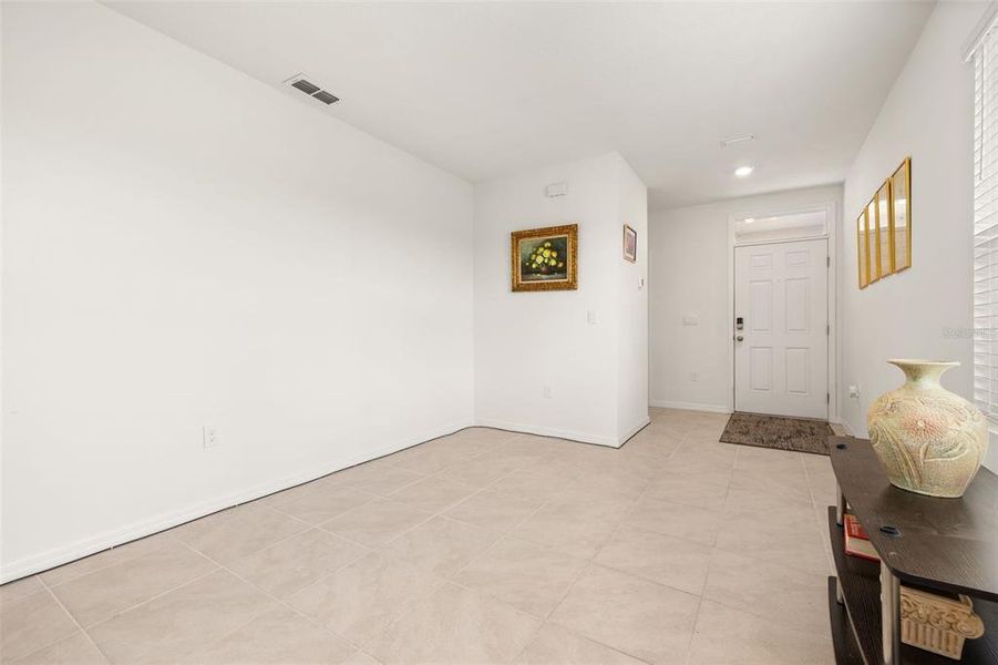 Spacious, unfurnished interior of a new home in Bradbury Creek, Haines City (Image 20). Spacious, unfurnished interior of a new home in Bradbury Creek, Haines City (Image 20).