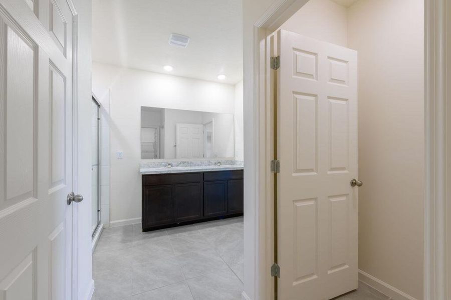 Furnished interior view inside a new home in , Port St. Lucie (Image 2).