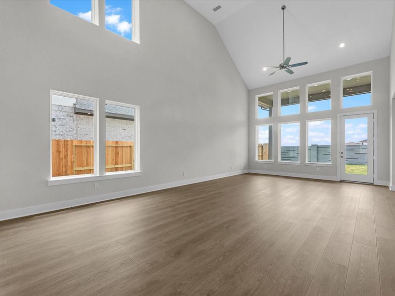 Spacious, unfurnished interior of a new home in Jubilee 50′, Hockley (Image 22).