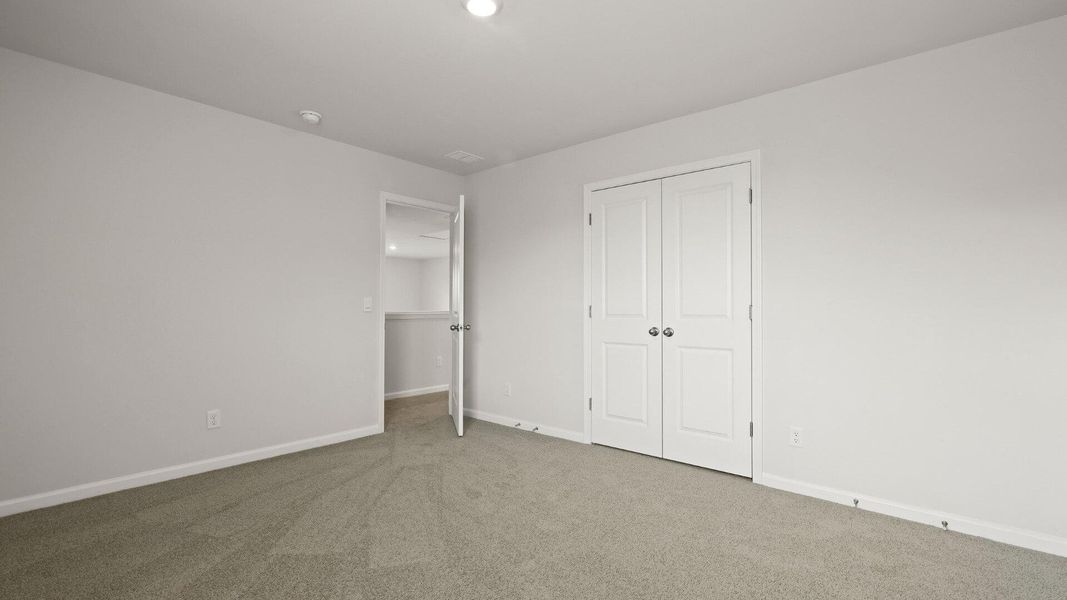 Spacious, unfurnished interior of a new home in , Summerville (Image 22).