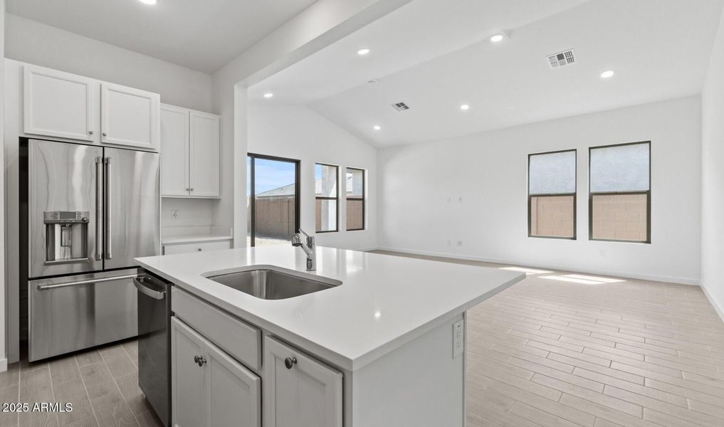 Edgewood Lot #34 Kitchen 4 (Large)