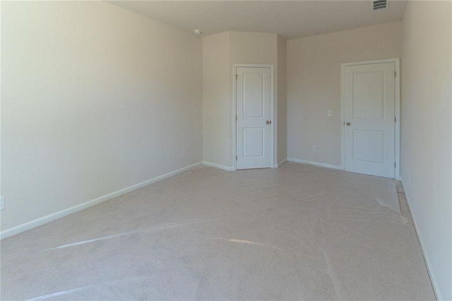Spacious, unfurnished interior of a new home in Creekside Landing, Dallas (Image 21). Spacious, unfurnished interior of a new home in Creekside Landing, Dallas (Image 21).