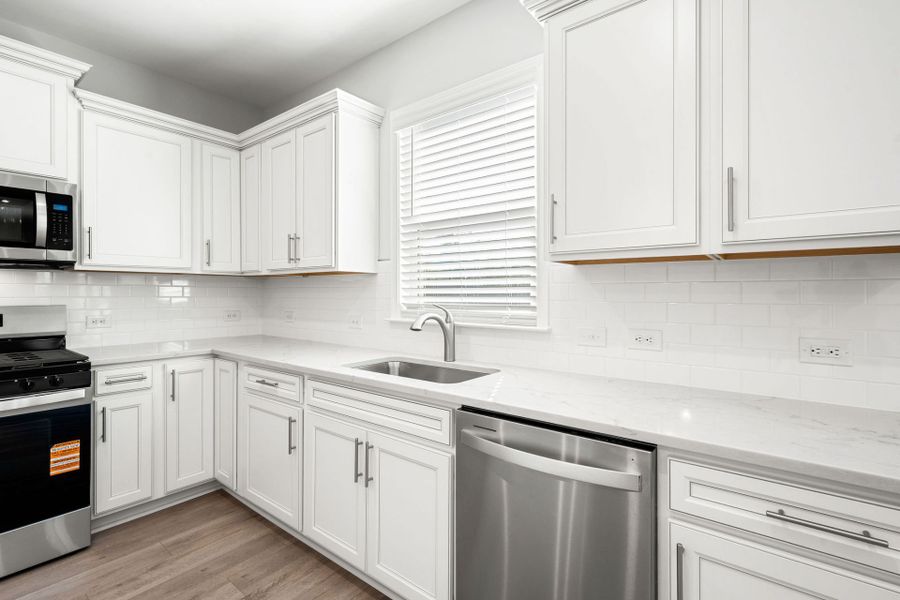 Furnished interior view inside a new home in Salem Bay, Beaufort (Image 6).