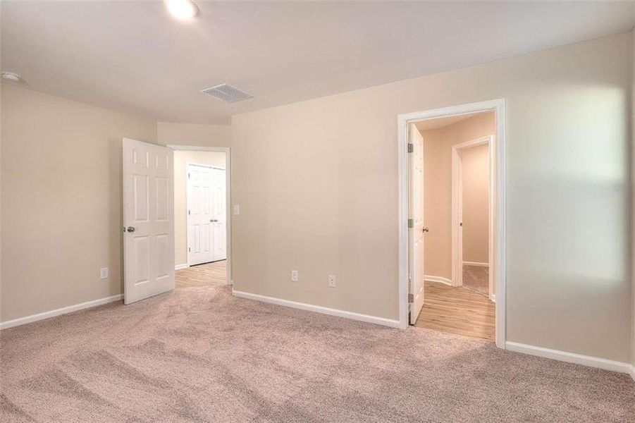 Spacious, unfurnished interior of a new home in , Monroe (Image 27).