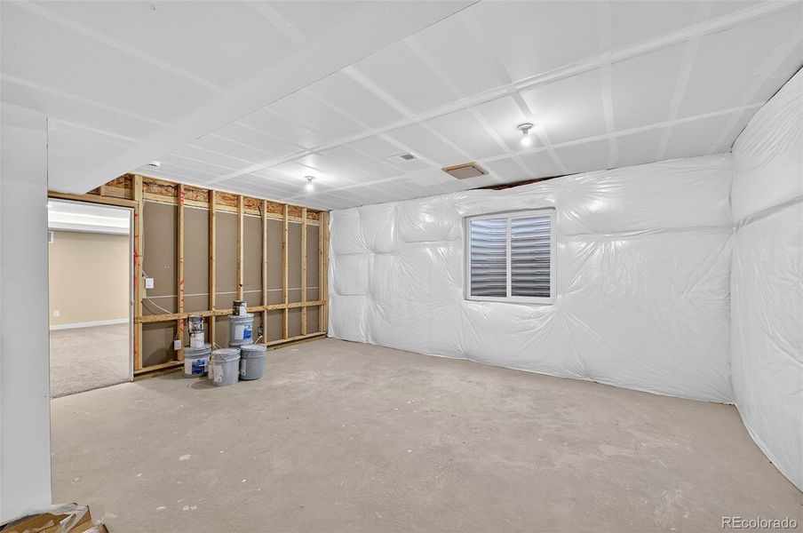 Spacious, unfurnished interior of a new home in , Aurora (Image 30).