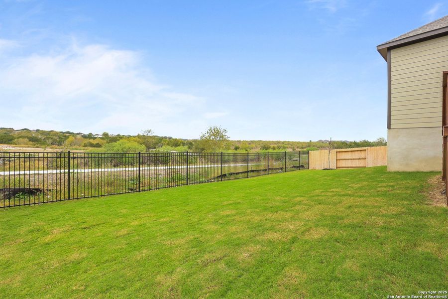 Exterior details and patio area of a home in Homestead, Schertz (Image 3).