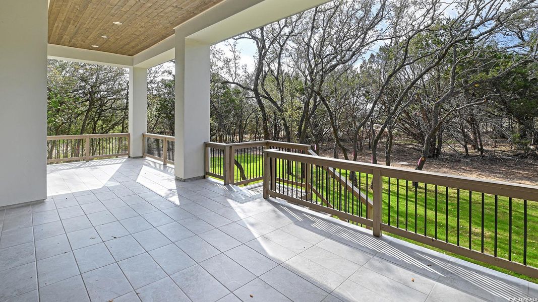 Exterior details and patio area of a home in Thornebrook, Bulverde (Image 4).