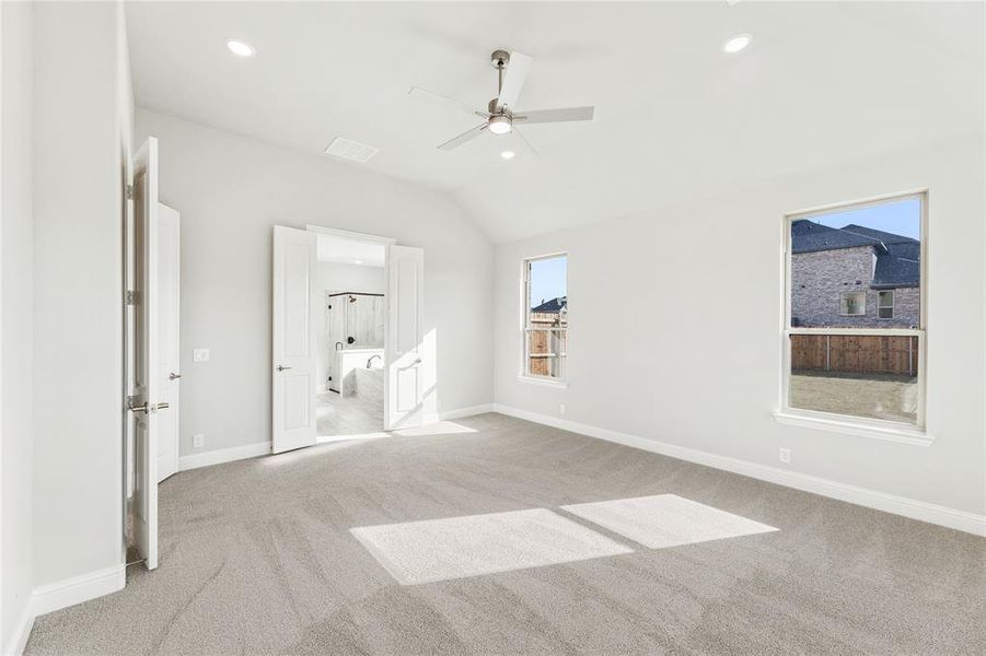 Spacious, unfurnished interior of a new home in Crystal Lake Estates, Red Oak (Image 33).