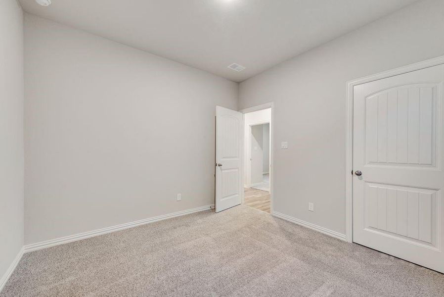 Spacious, unfurnished interior of a new home in Liberty Pointe, Gainesville (Image 12).