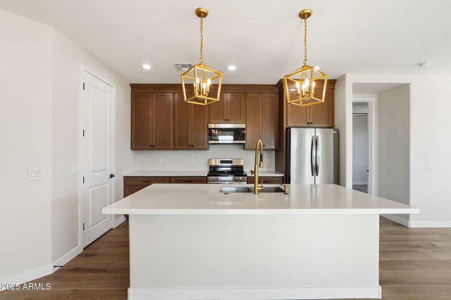 008_ListerPros 008_ListerPros