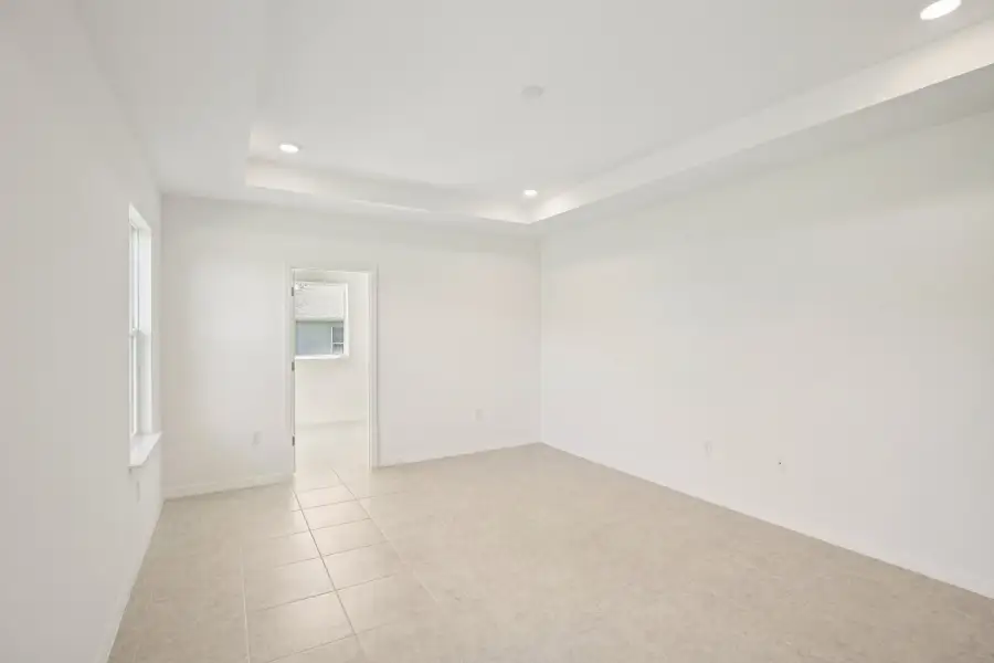 Representative unfurnished interior of a home built from the Huntington by Maronda Homes in Palm Coast, Palm Coast (Image 39).