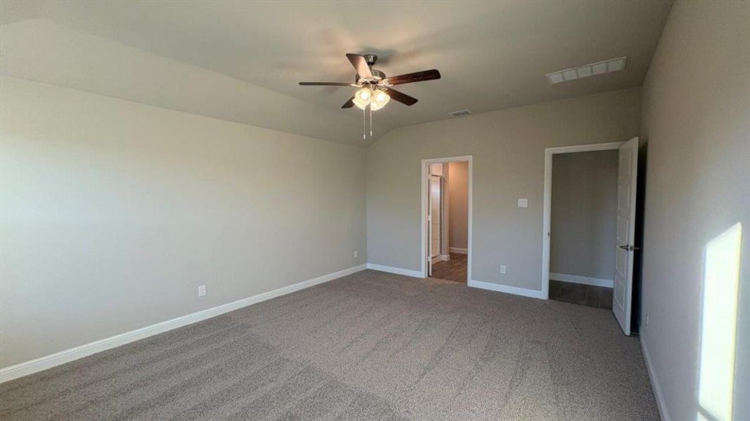 Spacious, unfurnished interior of a new home in Sandstone Estates, Granbury (Image 23). Spacious, unfurnished interior of a new home in Sandstone Estates, Granbury (Image 23).