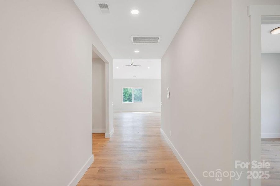 Spacious, unfurnished interior of a new home in , Lincolnton (Image 10).