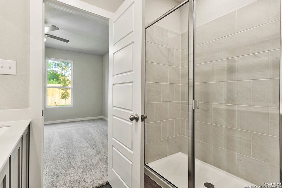 Furnished interior view inside a new home in Fairway Crossing 40s, San Antonio (Image 15). Furnished interior view inside a new home in Fairway Crossing 40s, San Antonio (Image 15).