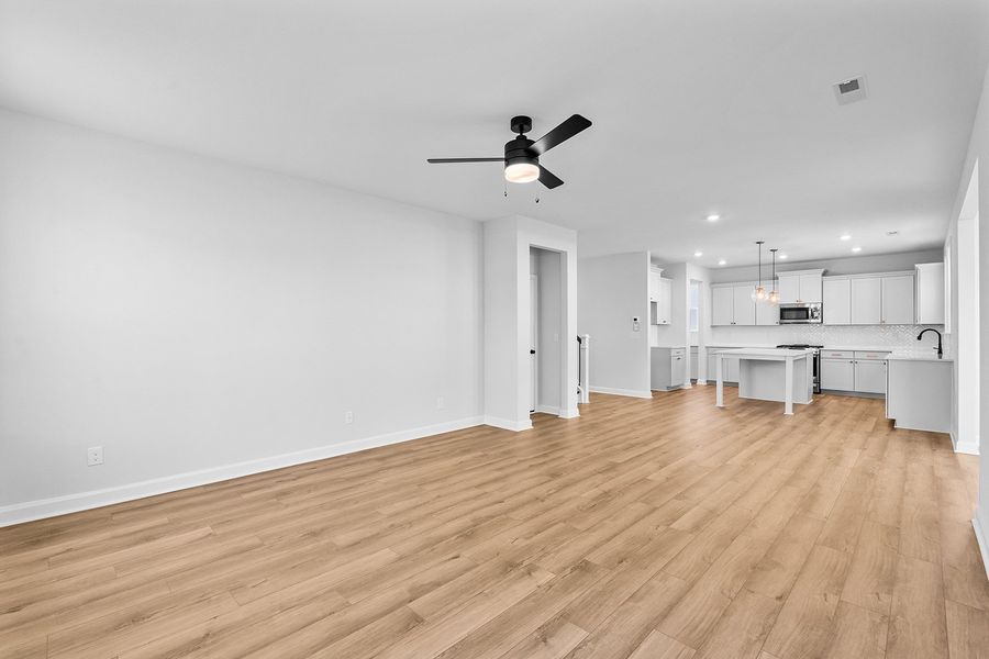 Image 40 of a home in Hanes Lake.