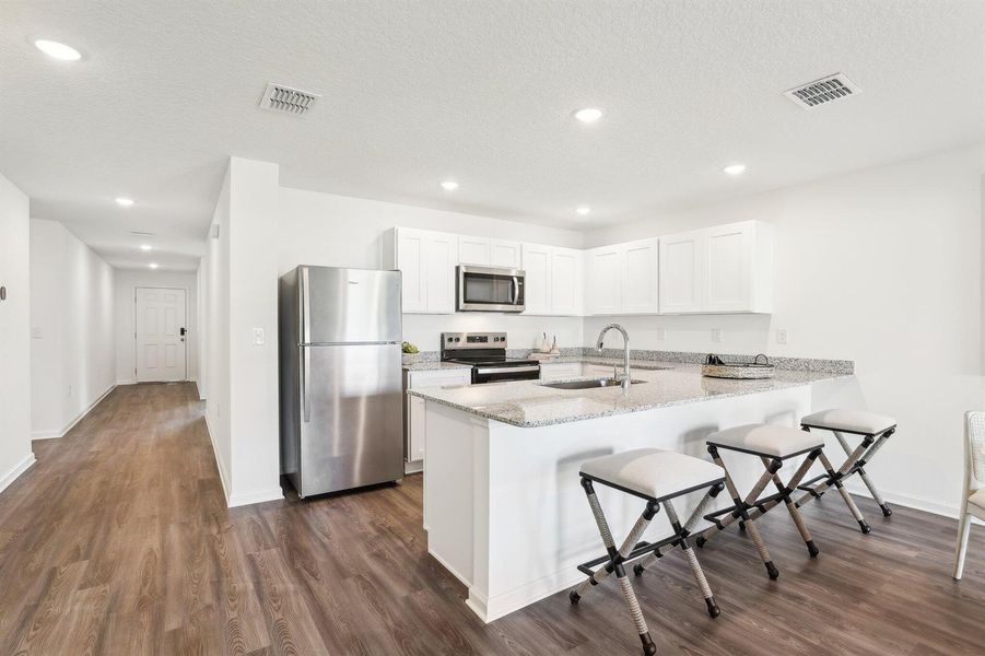 14-web-or-mls-San Filippo Dr SE-014