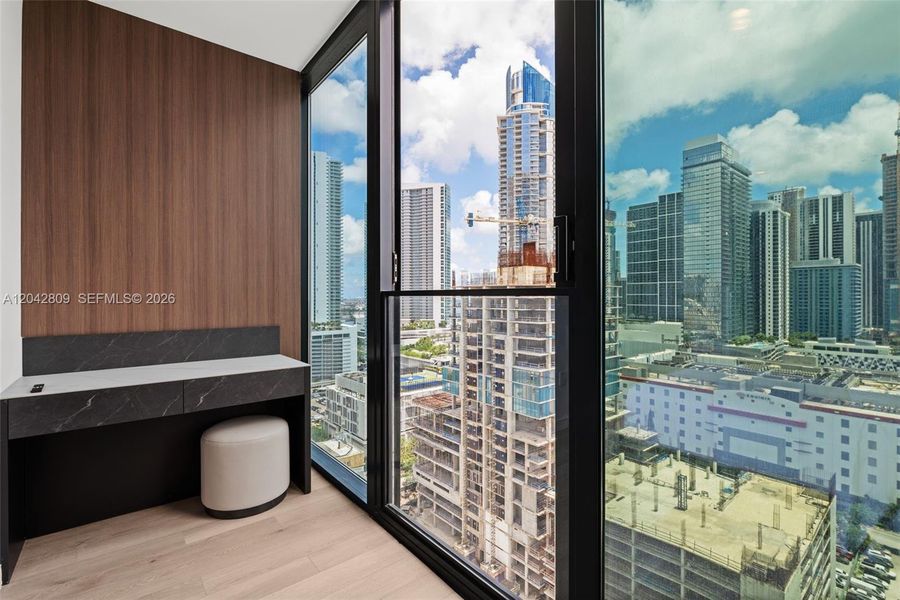 Condo located in Miami, FL showcasing its design and architecture (Image 34).