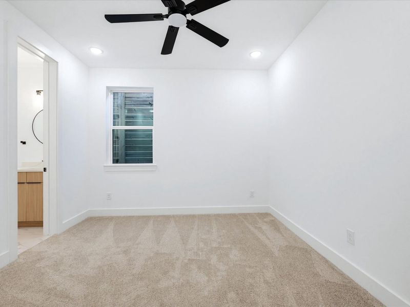 Spacious, unfurnished interior of a new home in , Houston (Image 32).