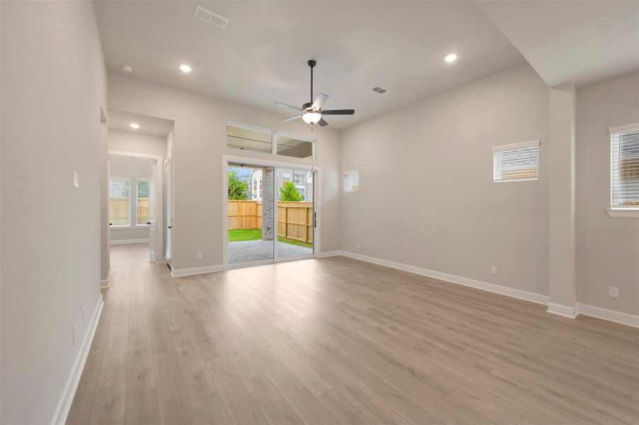 Spacious, unfurnished interior of a new home in Harvest Green - Reserve Collection, Richmond (Image 14).