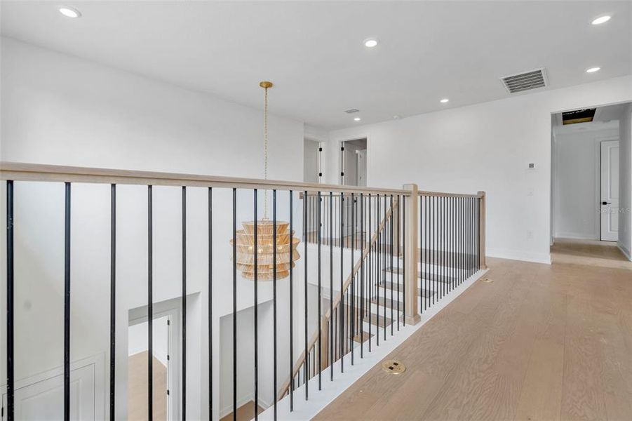 Spacious, unfurnished interior of a new home in , Tampa (Image 25).