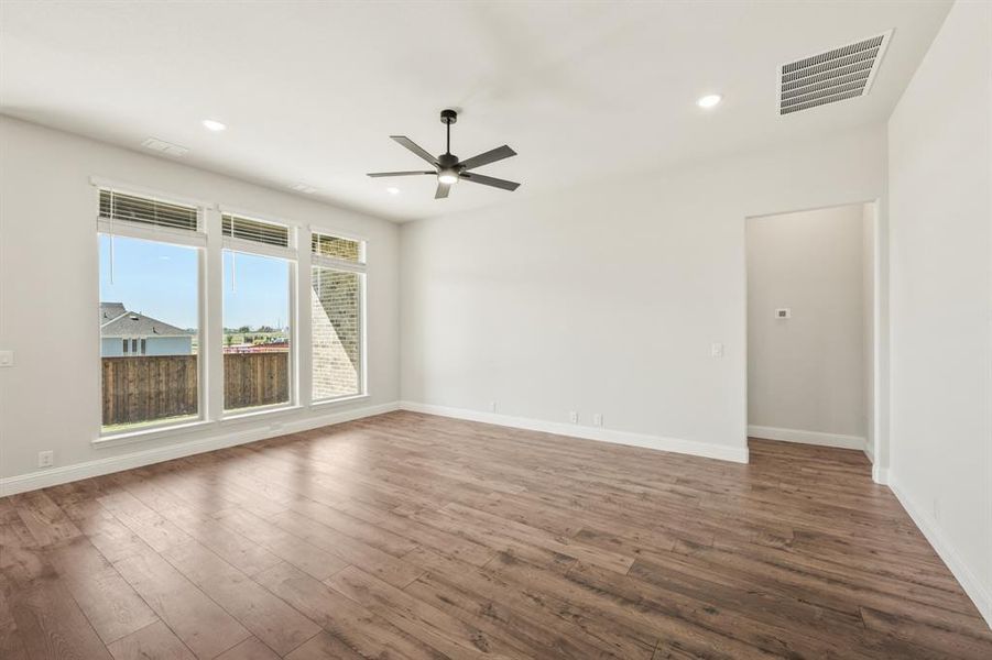 Spacious, unfurnished interior of a new home in Wildcat Ridge Phase 2 and 4, Godley (Image 17).