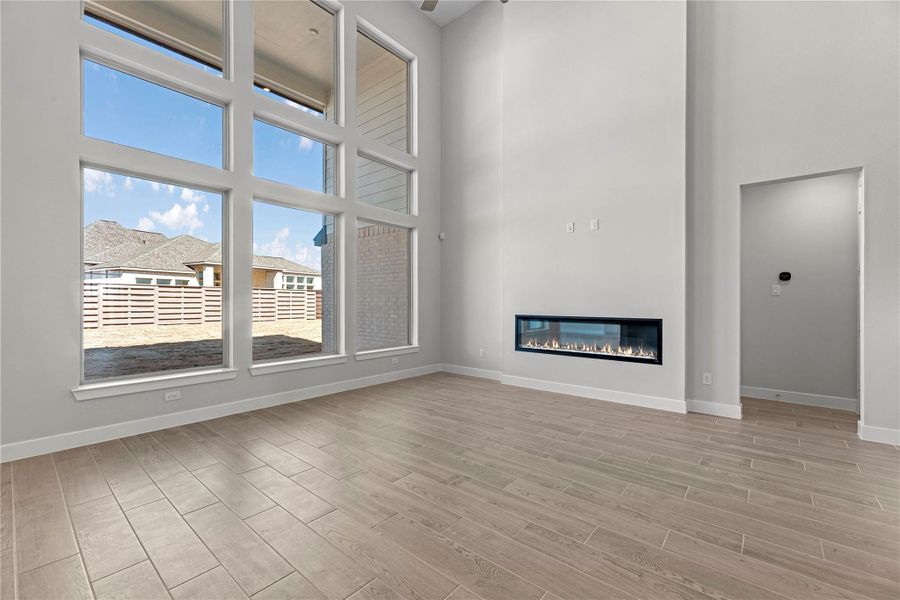 Spacious, unfurnished interior of a new home in Austin Point, Richmond (Image 13).