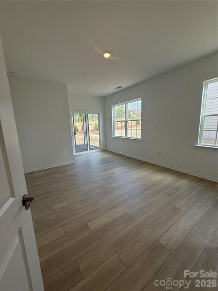 Spacious, unfurnished interior of a new home in Roselyn, Lancaster (Image 8).