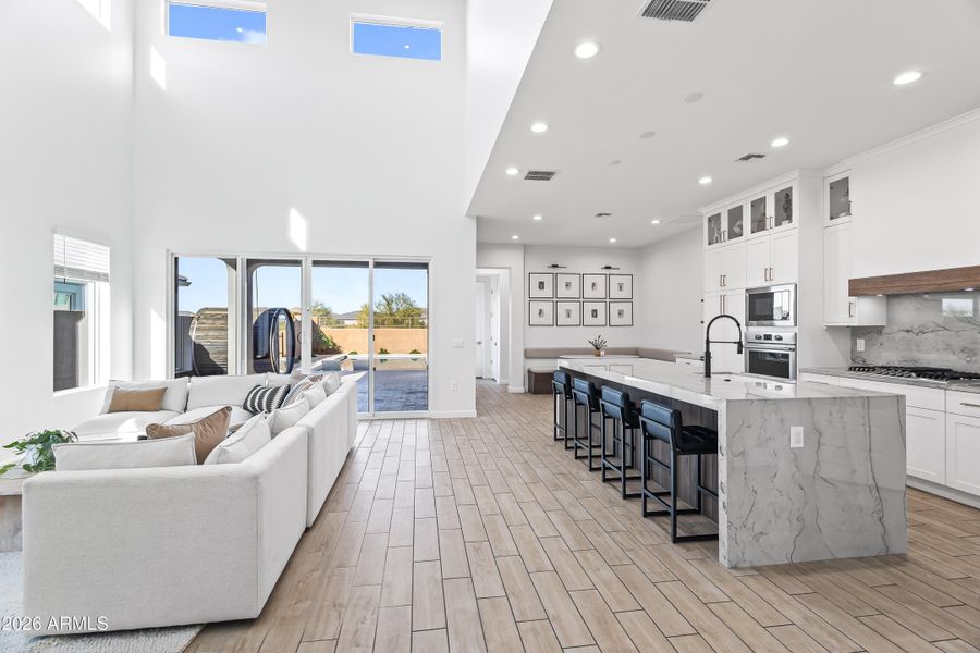 Living Room / Kitchen Living Room / Kitchen