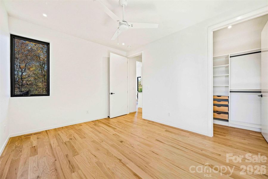 Spacious, unfurnished interior of a new home in , Asheville (Image 19).