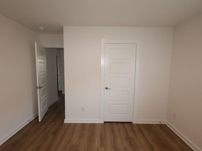 Spacious, unfurnished interior of a new home in Summerview, Fulshear (Image 21). Spacious, unfurnished interior of a new home in Summerview, Fulshear (Image 21).