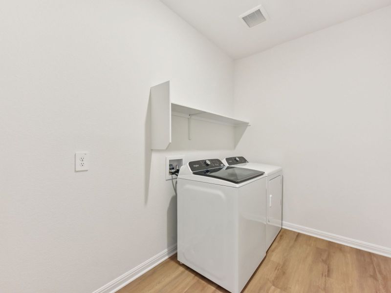Close-up of interior finishes inside a home in Lexington Parke, Del Valle (Image 6).