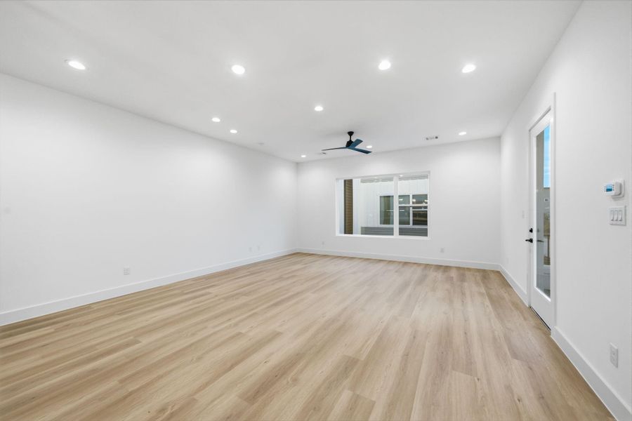 Spacious, unfurnished interior of a new home in , Houston (Image 22).