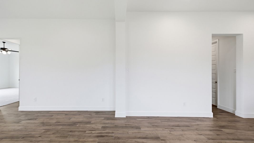 Spacious, unfurnished interior of a new home in Trinity Falls, McKinney (Image 20). Spacious, unfurnished interior of a new home in Trinity Falls, McKinney (Image 20).