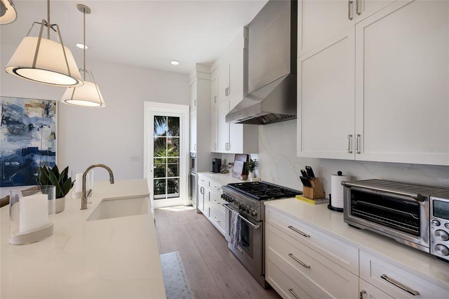 Furnished interior view inside a new home in , Bradenton Beach (Image 54).