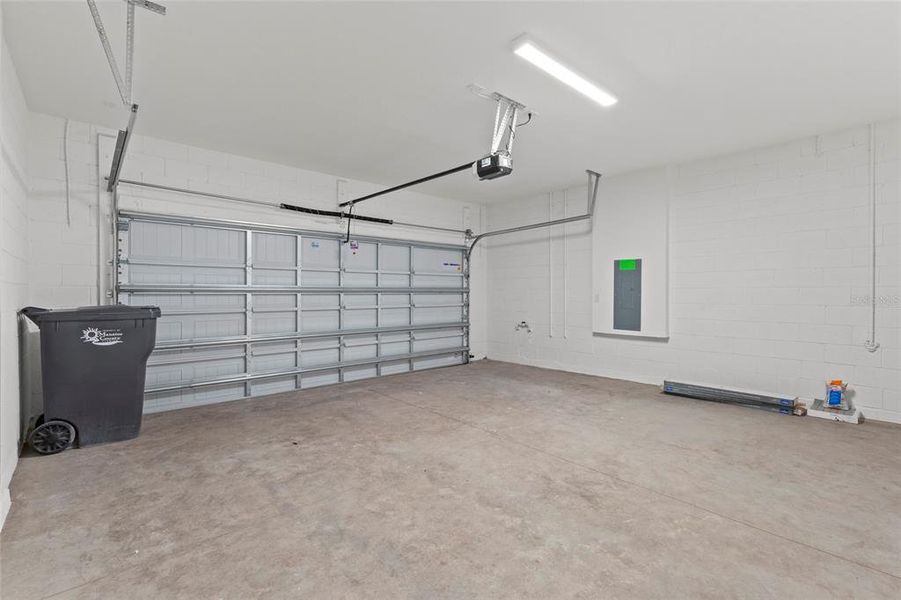 Spacious, unfurnished interior of a new home in , Bradenton (Image 56). Spacious, unfurnished interior of a new home in , Bradenton (Image 56).