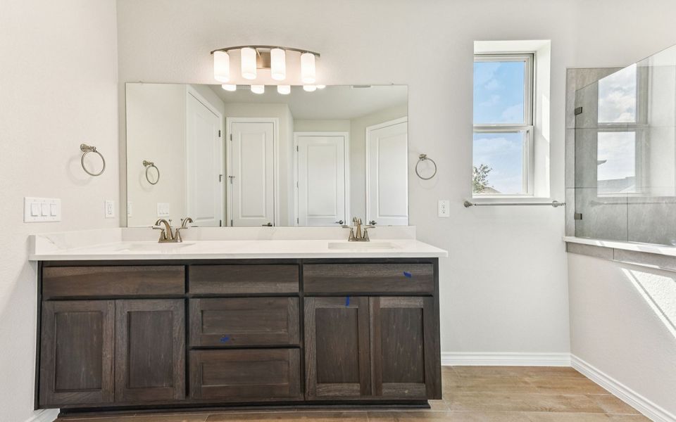 Furnished interior view inside a new home in Kissing Tree, San Marcos (Image 5).