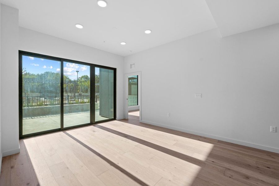Spacious, unfurnished interior of a new home in One Oak, Austin (Image 25).