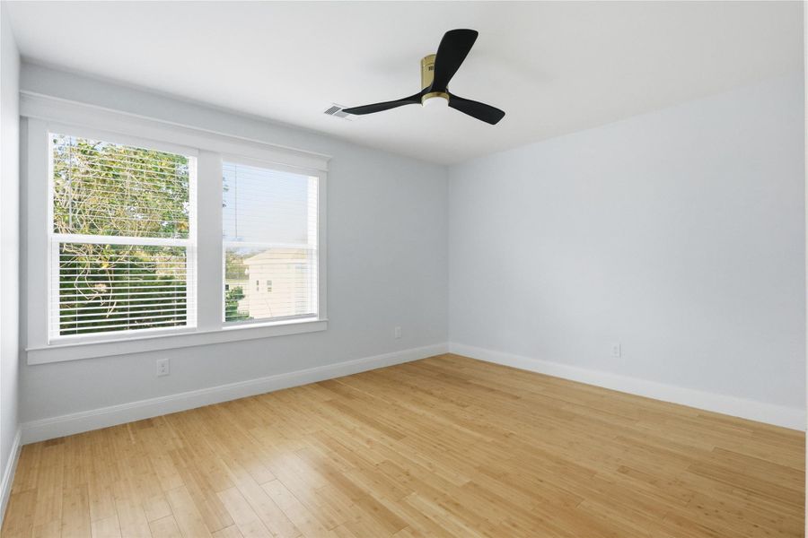 Spacious, unfurnished interior of a new home in , Galveston (Image 26).