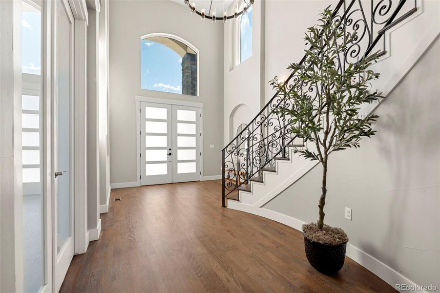 Spacious, unfurnished interior of a new home in , Hudson (Image 23).