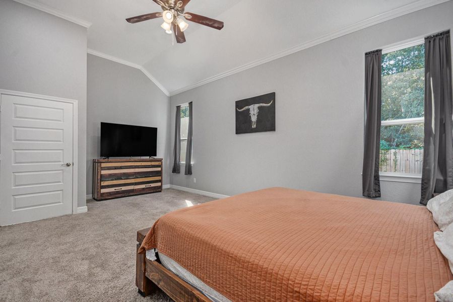 Furnished interior view inside a new home in , Anahuac (Image 13).