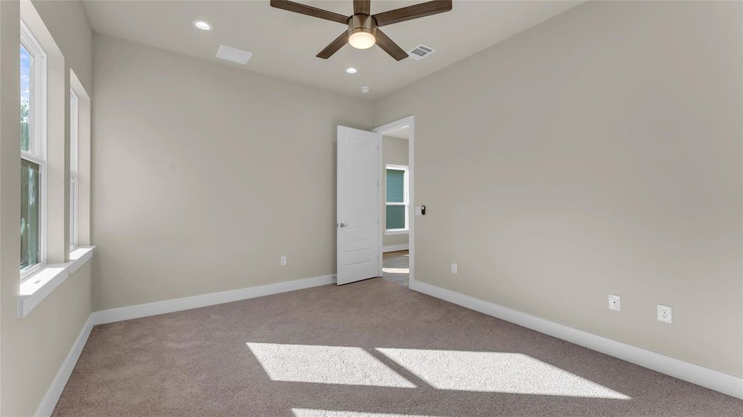 Spacious, unfurnished interior of a new home in , Cottonwood Shores (Image 14).