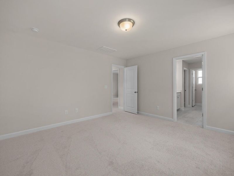 Spacious, unfurnished interior of a new home in Wellers Knoll, Lillington (Image 20).