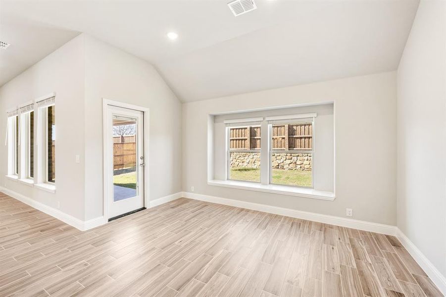 Spacious, unfurnished interior of a new home in Somerset, Venus (Image 29).